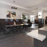 White House - First Floor Loft Apartament *