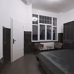 White House - First Floor Loft Apartament Meerane