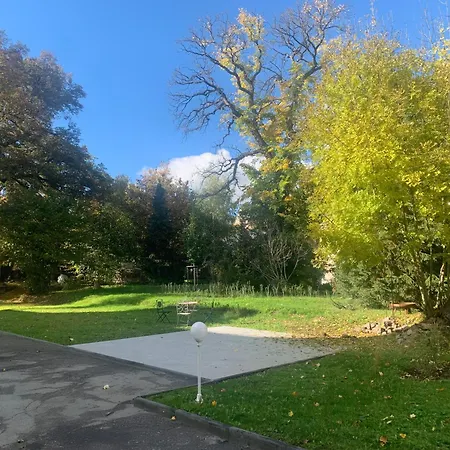 White House - First Floor Loft ميرانه