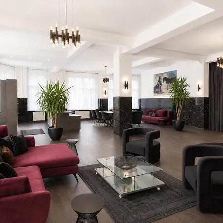 White House - Loft Garden ميرانه