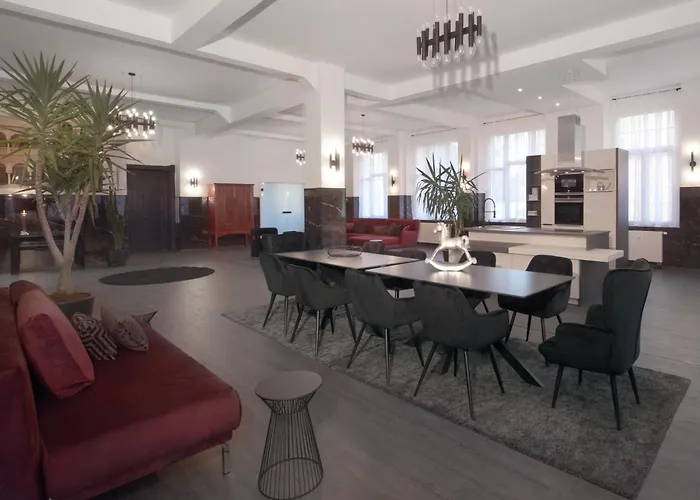 White House - First Floor Loft *